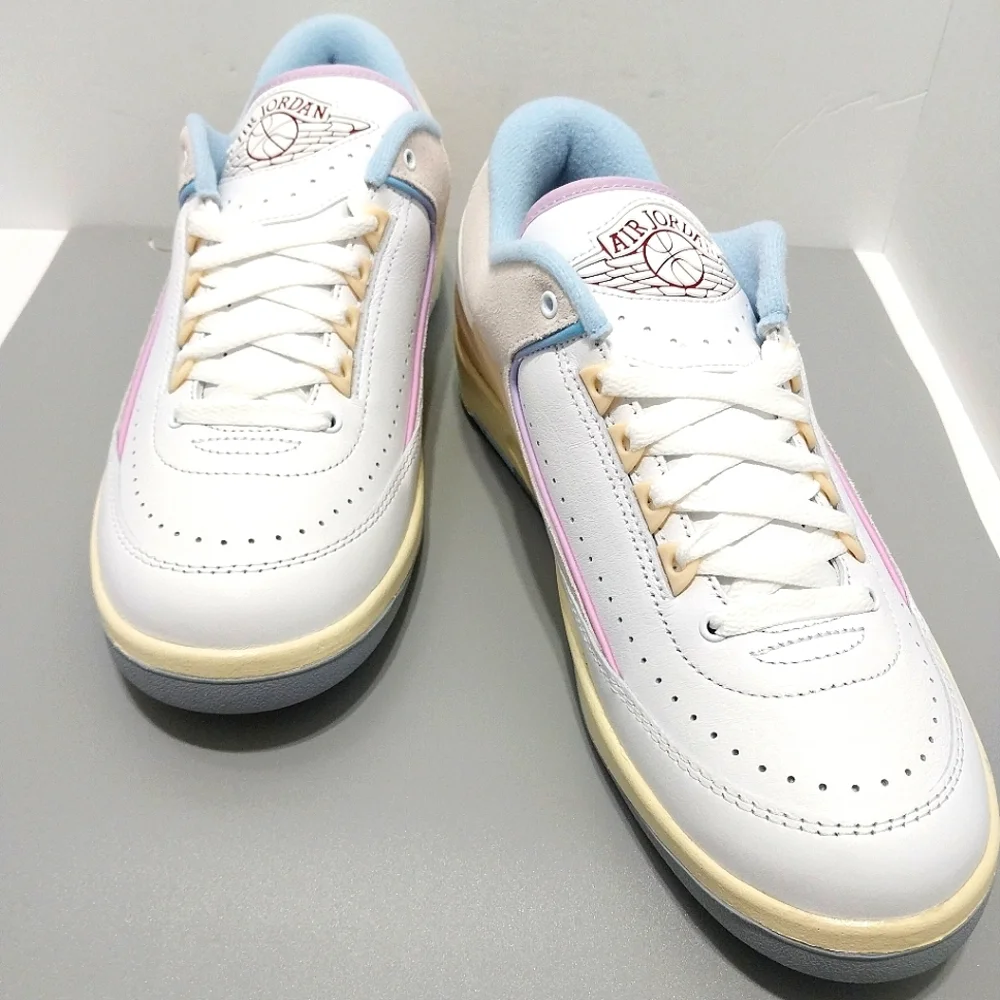 Jordan Retro 2 Low 